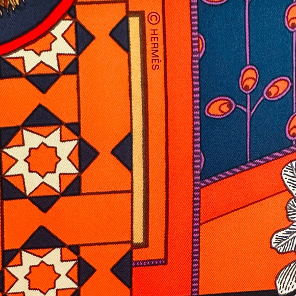 HERMES LA DANSE DES AMAZONES SILK TWILL 90CM SCARF - Picture 4 of 9